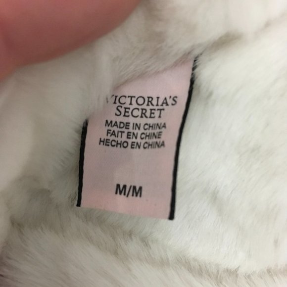 Victoria's Secret Cozy Cable Knit Slipper NWOT - Picture 4 of 6